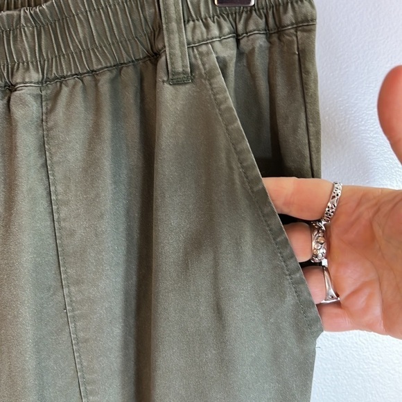 TABARI Olive Green Jogger Pull-On Button Cuffs Size Medium - Picture 2 of 8